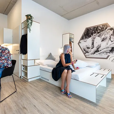 Отель Schlafraum Weng-dein Smartes Hotel-contactless Check-in